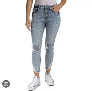 Indigo Rein, Dew drop, distressed jeans